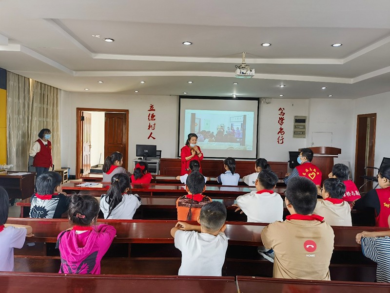 通過短視頻介紹團隊里的蘇州市作家-錢志芳老師