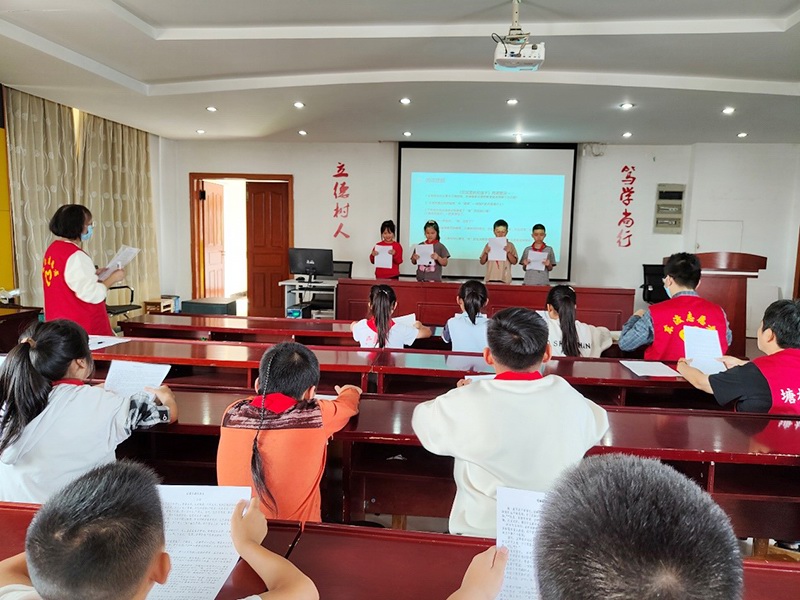 錢老師跟孩子們分享了在閱讀方面總結(jié)出來的8大閱讀技巧和方法